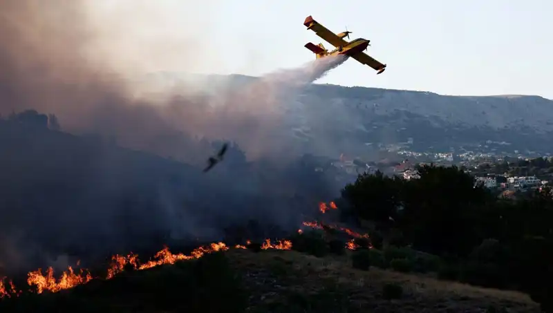 Sakız Adası'ndaki Orman Yangını Kontrol Altına Alındı, Zarar Büyüdü!