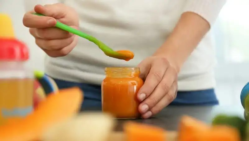 26 Yaşındaki Genç, Bir Haftalık Bebek Maması Deneyimini Paylaştı