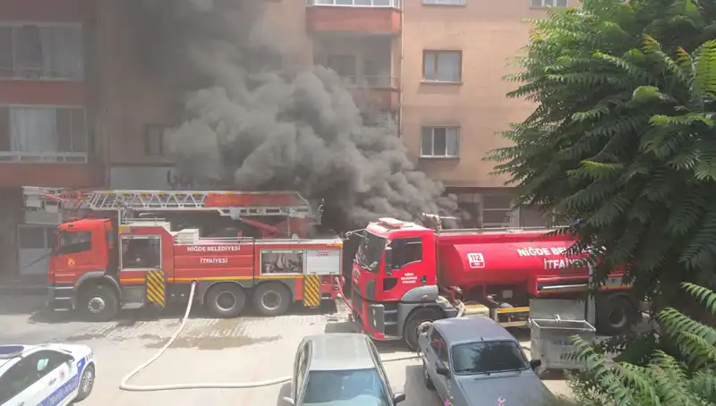 Niğde'de Beyaz Eşya Deposunda Tüyler Ürperten Yangın: Sebepler ve Sonuçlar