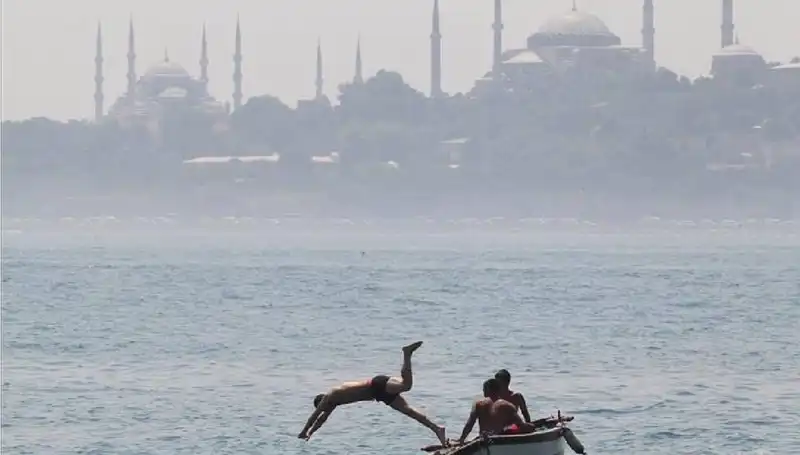 Aşırı Sıcak Hava Dalgası Geliyor: 44 Dereceler Kapıda!