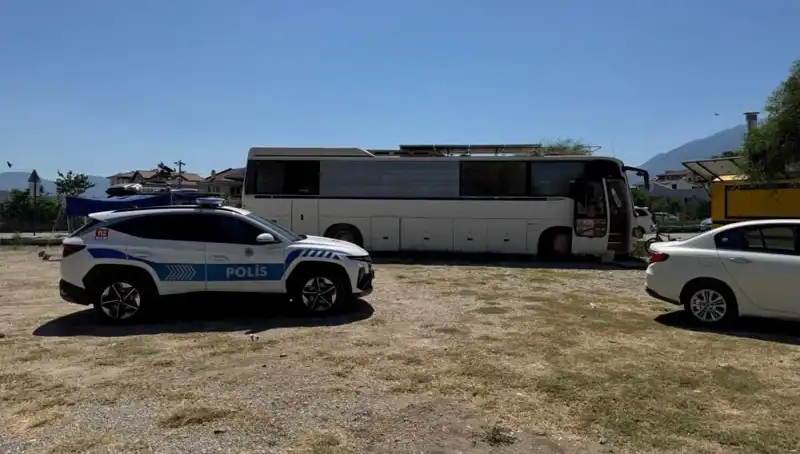 Fethiye’de Otobüste Yaşayan Şoförden Gelen Acı Haber Herkesi Üzdü