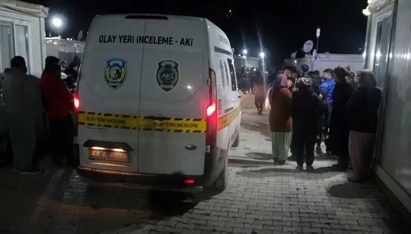 Husumet nedeniyle çıkan silahlı çatışma, kanlı sonuçlara yol açtı