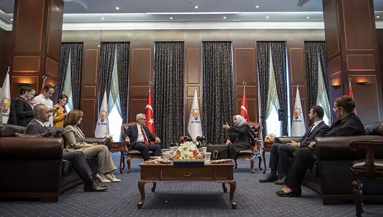 AK Parti Bayramlaşma Programı Açıklandı: CHP Temsilcisi Yer Almıyor!