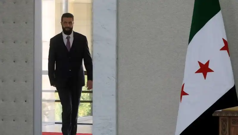 Fransa, Şara-Macron Zirvesi'nde Yeni Suriye'nin İnşasına Destek Verecek