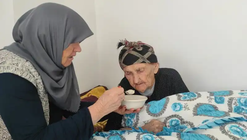 102 Yaşındaki Kezik Nine’nin Gizli Formülü: Sağlığının Kaynağı Ne?