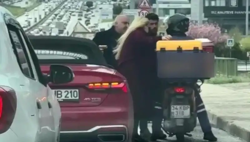 D-100'de Silahlı Tartışma: Motokuryeye Korkunç Anlar Yaşatıldı