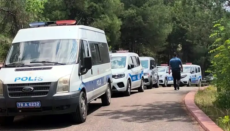 Karabük'te Gizemli Ölüm: Şüpheli Bir Şahsın Ağaca Asılı Bulunması