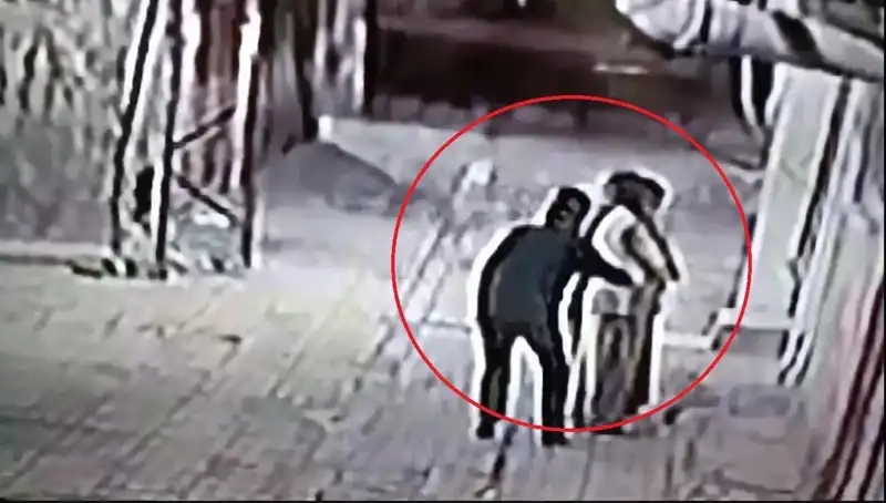 Polislerden Yenilikçi Operasyon: Pazarcı ve Simitçi Kılığına Girdiler!