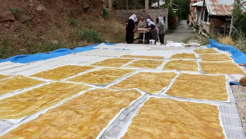 Kış Aylarında Sofraları Şenlendiren Dev Kazanlarda Odun Ateşiyle Hazırlanan Lezzetler