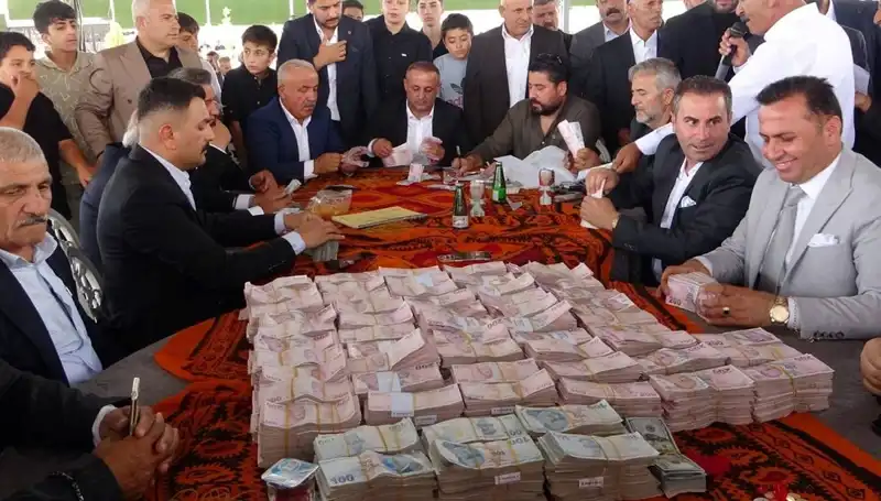 Aşiret Düğününde Damada 7,5 Milyon TL, Geline 1,5 Kilo Altın!