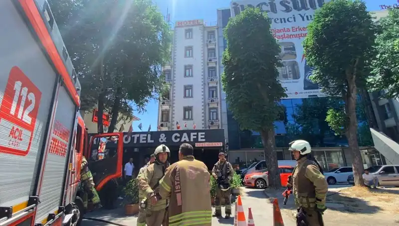 Fatih'teki Otel Yemekhanesinde Sıcak Saatler: Yangın Paniğe Neden Oldu