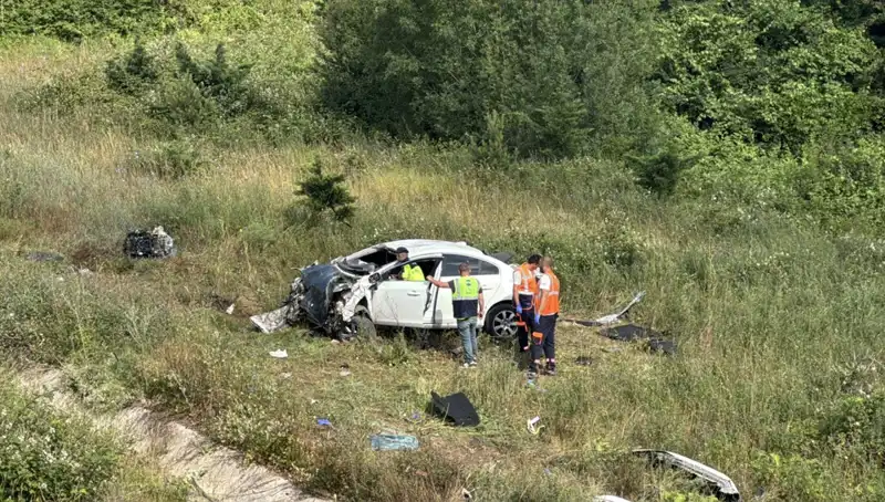 Kuzey Marmara Otoyolu’nda Kan Donduran Kaza: Araç Şarampole Devrildi