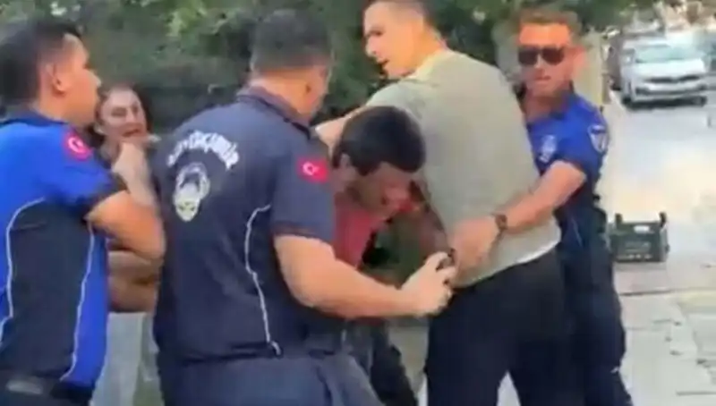 Seyyar Satıcıya Zabıta Tarafından Sokakta Dayak: Olayın Ayrıntıları Ortaya Çıktı