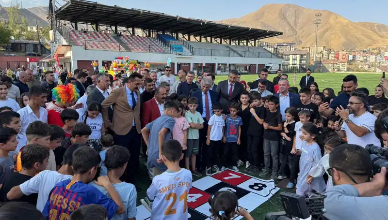 Hakkari'de Bir Anadolu Şenliği: Gelenek ve Eğlence Dolu Bir Gün