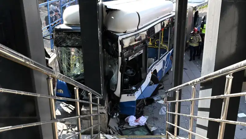 Ankara’da Belediyeye Ait Otobüs Kazasında 27 Kişi Yaralandı
