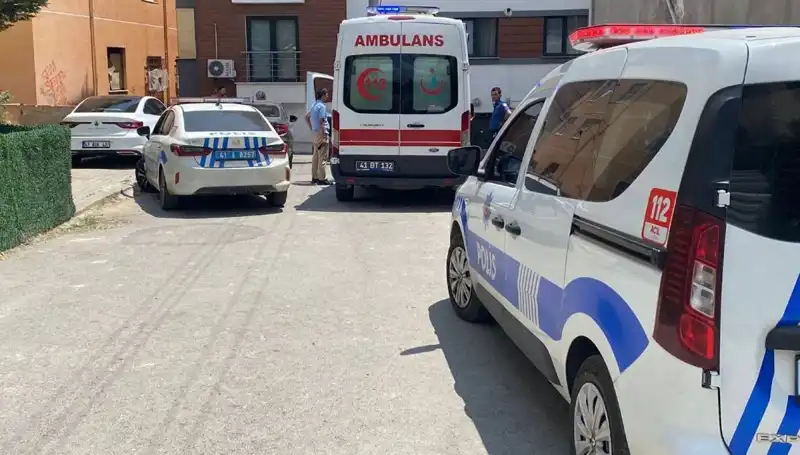 Bıçaklı Kavga: İki Kardeş ve Bir Polis Yaralı