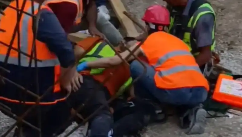 Adana'da İnşaat Kazasında İki İşçi Yaralandı: Detaylar Ortaya Çıktı