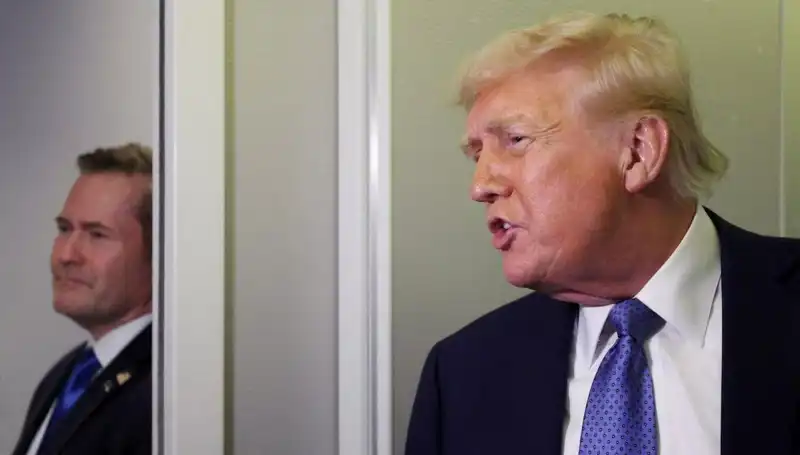 Trump, Sızdırılan Planlar Sonrası Mike Waltz'u Görevden Aldı