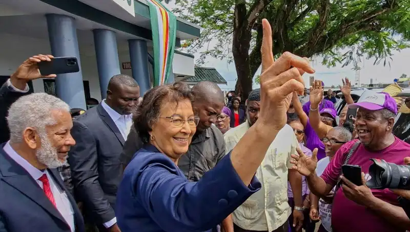 Surinam Tarihinde Bir İlk: Kadın Devlet Başkanı Göreve Başladı
