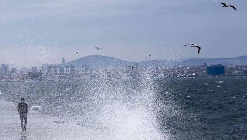 Marmara ve Ege Bölgesi İçin Kuvvetli Rüzgar Uyarısı: Önlemlerinizi Alın