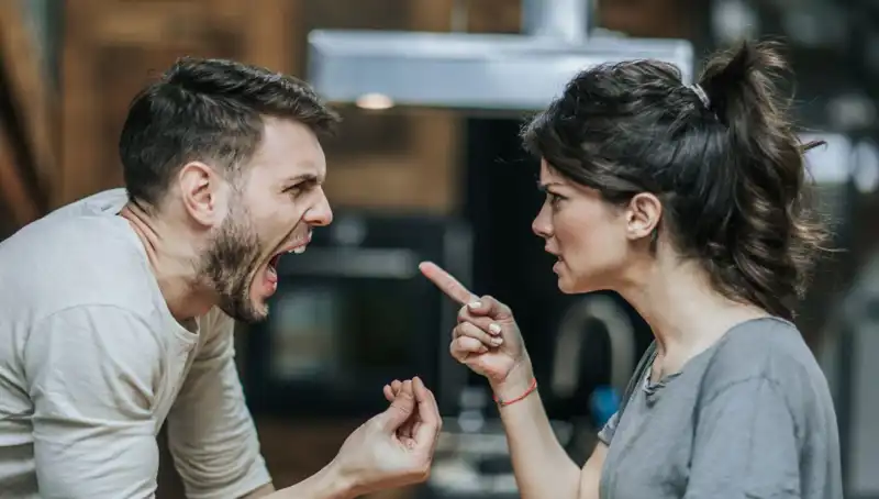 Flört Döneminde Yapılan En Büyük 7 Hata: Psikologlardan Kritik Uyarılar