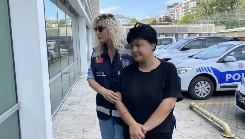 Küçük Çocuğun İhmal Edilen Hayatı: Annesini 11 Yerinden Bıçakladı
