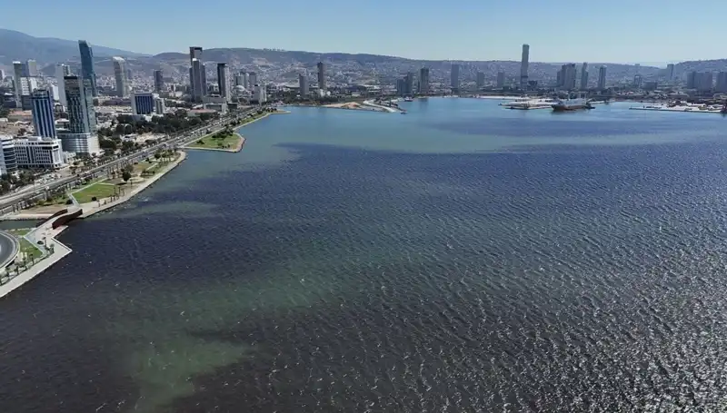 İzmir Körfezi'nde Kötü Koku Krizi: Son Gelişmeler Neler?