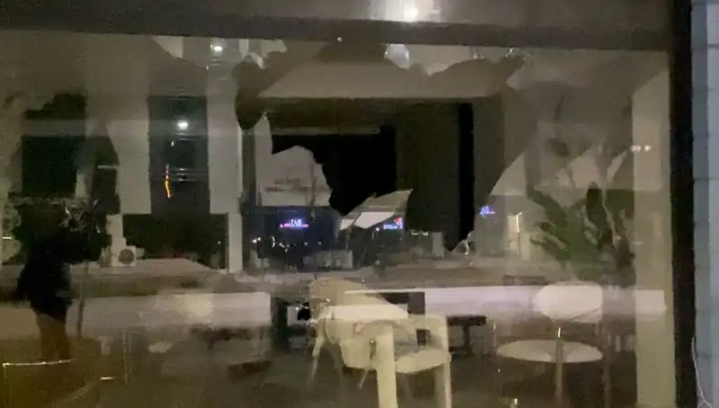 Mobilya Mağazasına Taşlı Saldırı: Olayın Ardındaki Gizemli Sebepler Neler?