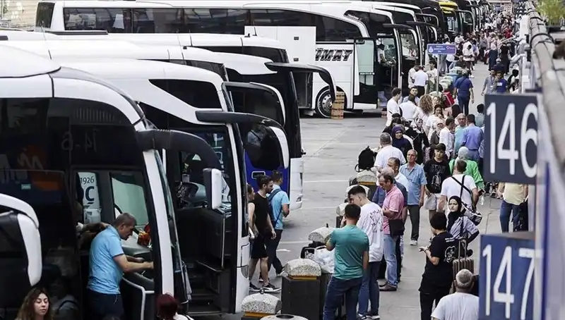 İstanbul’u Terk Edenlerin Sayısı 369 Bin 453'e Ulaştı, Nedenleri Üzerine Yorumlar