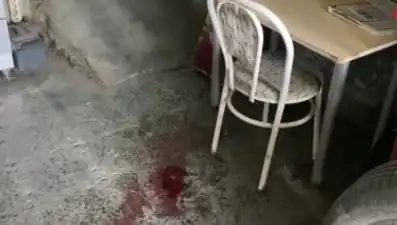 Sandalyeden Düşen Adam Hayati Tehlike Atlattı, O Anlar Kaydedildi