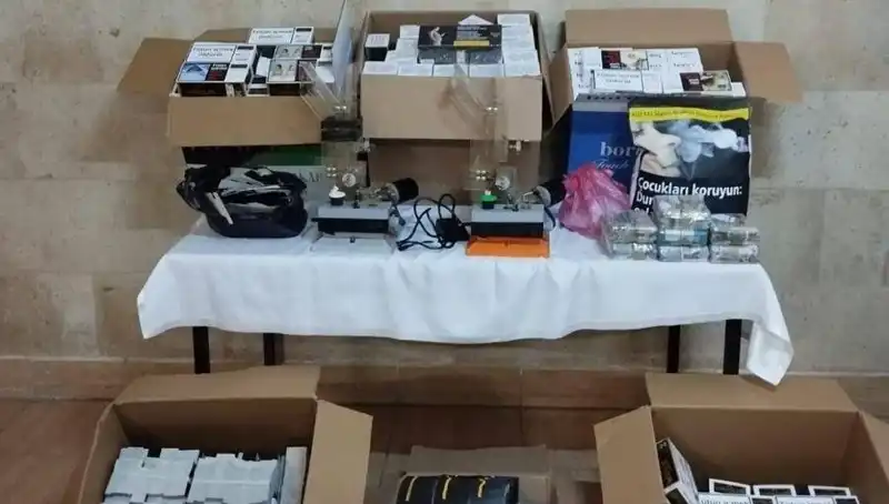Binlerce Makaron Ele Geçirildi: Kaçakçılık Operasyonu Gözler Önünde