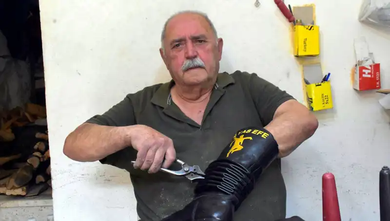 Tireli Hasan Usta: 64 Yıldır Ürettikçe Güzelleşen Bir El Sanatı Hikayesi