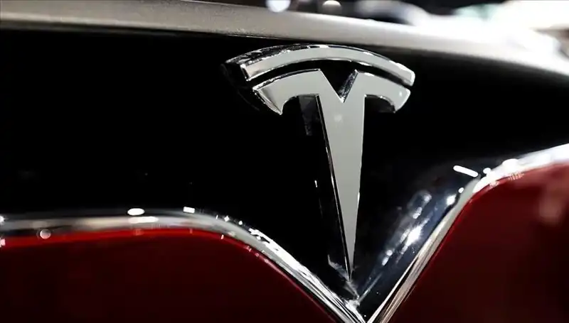 Tesla’da Belirsizlik: Ucuz Model ve FSD Beklentileri Karmaşıklaşırken Neler Oluyor?