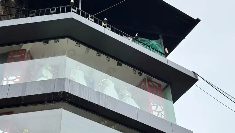 Giyim Mağazasında Korkutan Yangın, Alışveriş Cenneti Kısa Süreli Harekete Geçti