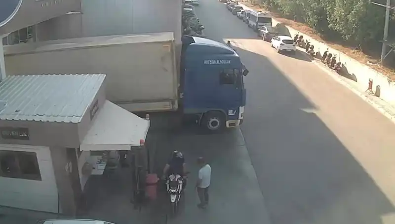 Polis Operasyonu: Milyonlarca Liralık Kaçak Ürünlere El Konuldu