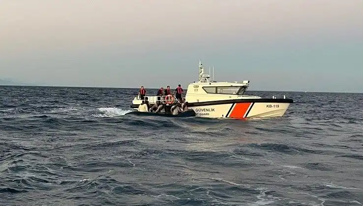 Ayvacık Açıklarında 17 Göçmen Yakalandı: Sınır Güvenliği Krizi Derinleşiyor