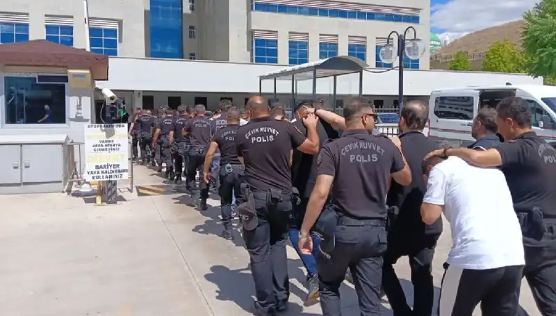 Ankara’da Tehditlerle Haraç Keserek Çalışan Çeteye Büyük Operasyon
