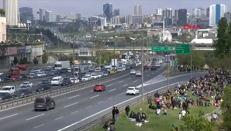 Deprem Sonrası Şehirde Trafik Yoğunluğu Yüzde 56 Arttı! Neler Oluyor?