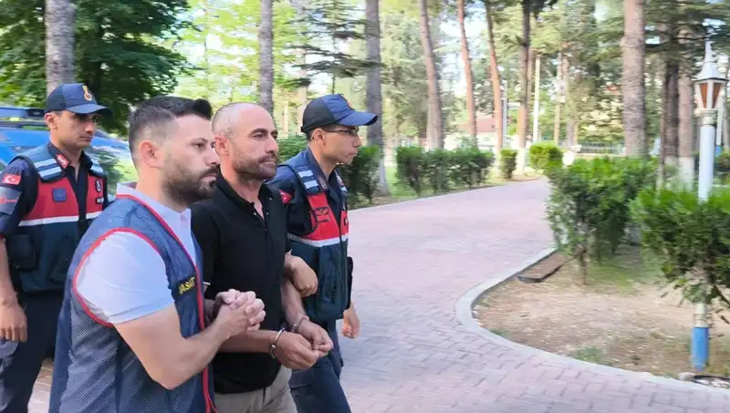 140 Kez Hırsızlık Yapan Çetenin Peşine Düşüldü: 4 Kişiden 1'i Tutuklandı