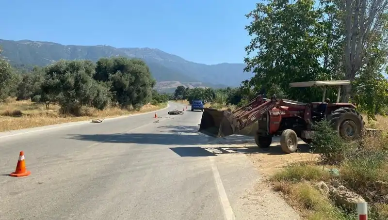 İzmir’de Motosiklet Kazası: Sürücü Hayatta Kalmak İçin Mücadele Ediyor