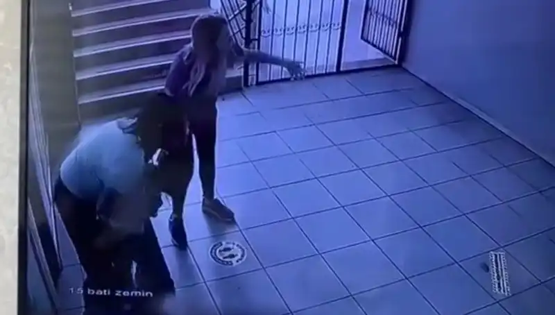 Acil Durumda Hayat Kurtaran Öğretmen: Heimlich Manevrası İle Felaketi Önledi