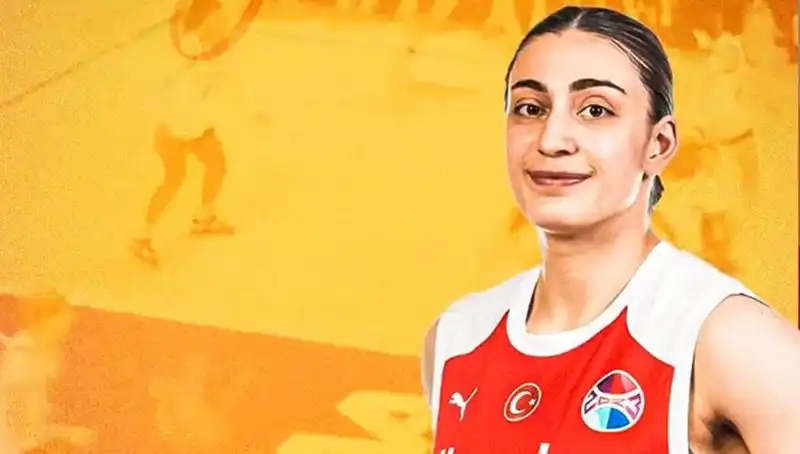 Galatasaray, Üç Yıldızla Sözleşme Uzatarak Geleceğini Güvence Altına Aldı